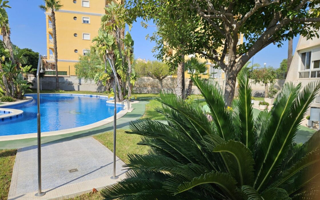 Апартаменты 69 кв.м в Торревьехе рядом с морем