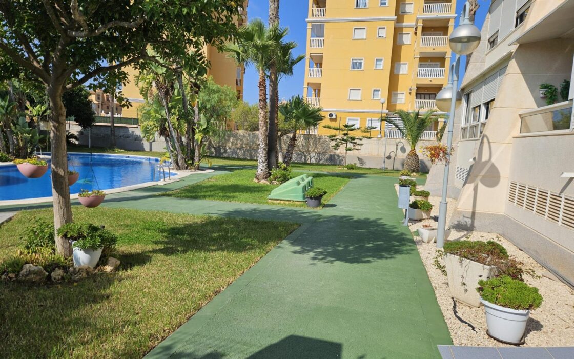 Апартаменты 69 кв.м в Торревьехе рядом с морем