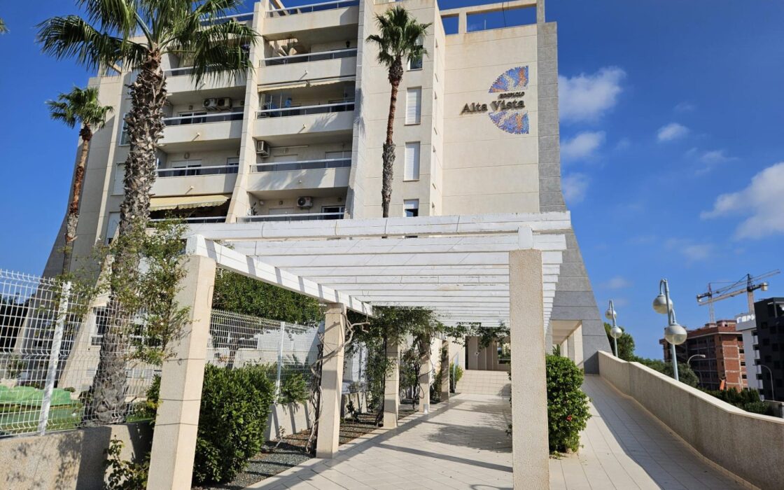 Апартаменты 69 кв.м в Торревьехе рядом с морем