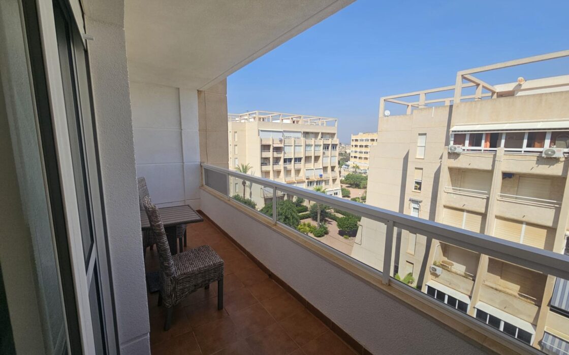 Апартаменты 69 кв.м в Торревьехе рядом с морем