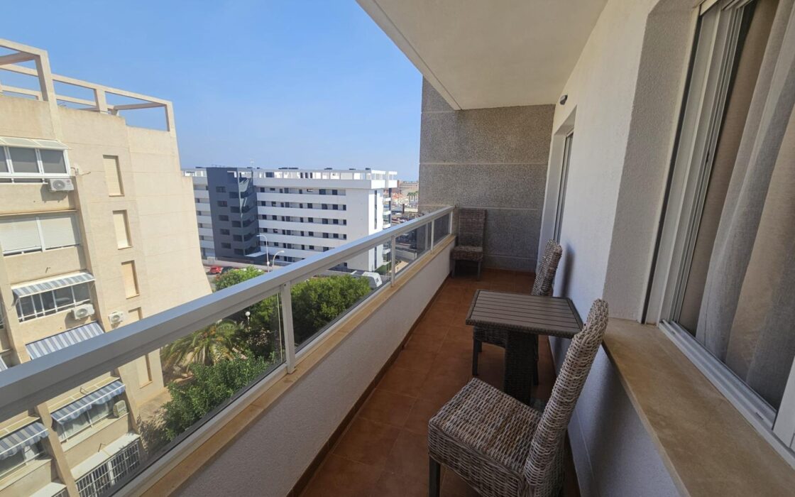 Апартаменты 69 кв.м в Торревьехе рядом с морем