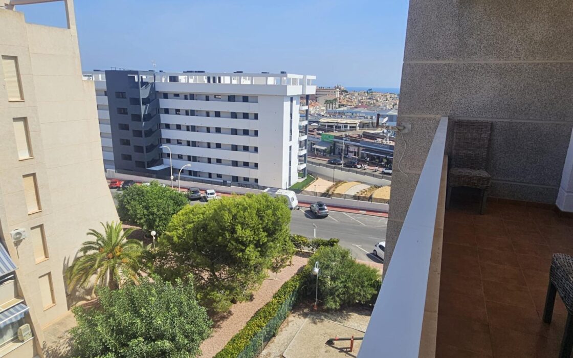 Апартаменты 69 кв.м в Торревьехе рядом с морем