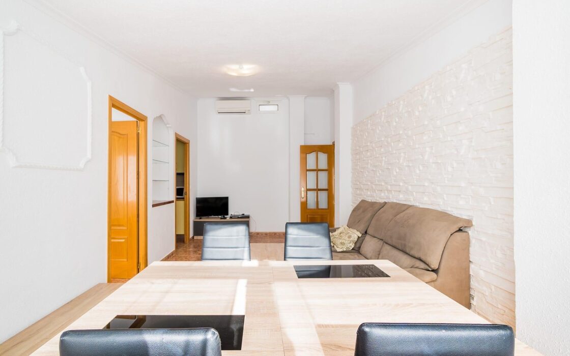 Апартаменты 51 кв.м в Торревьехе у моря с террасой