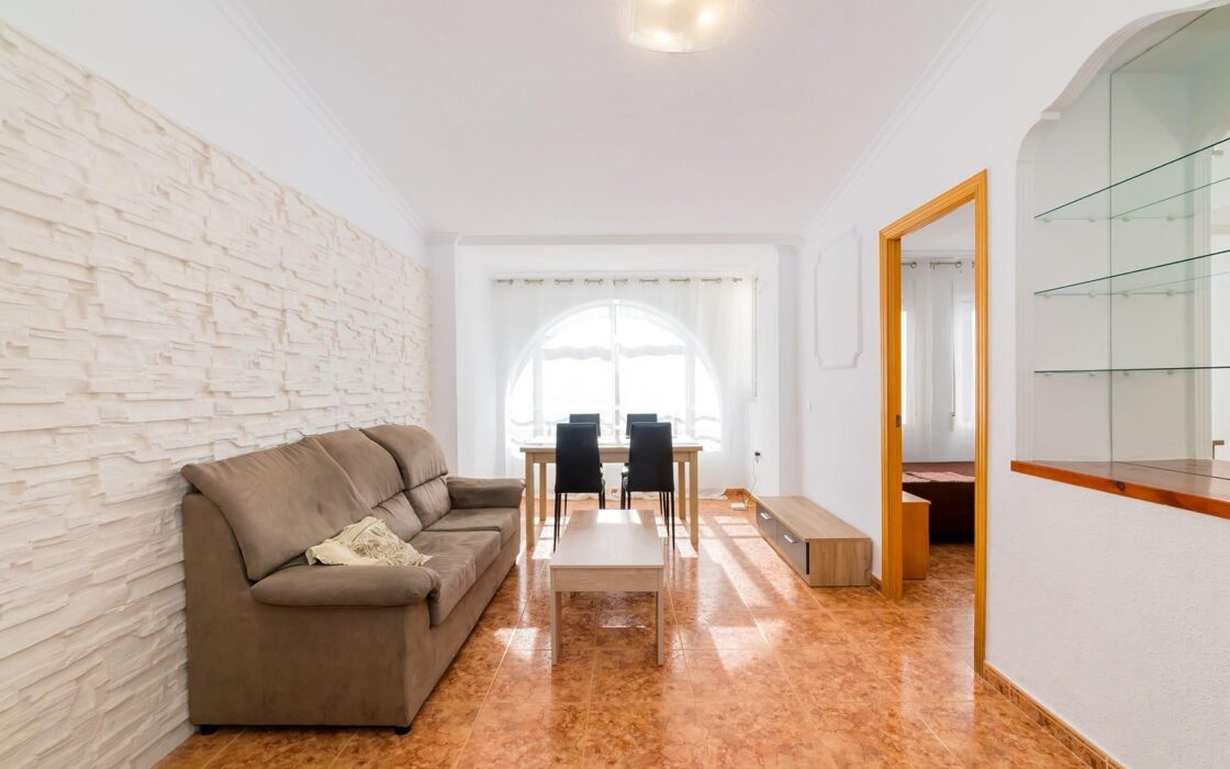 Апартаменты 51 кв.м в Торревьехе у моря с террасой