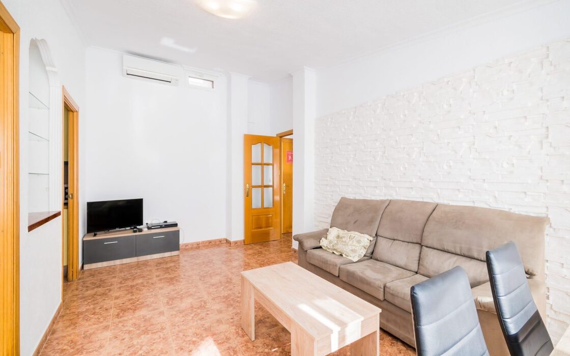 Апартаменты 51 кв.м в Торревьехе у моря с террасой