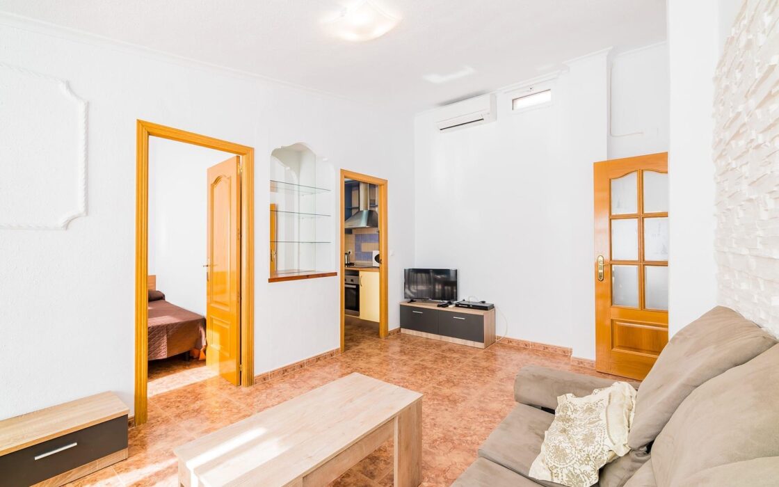 Апартаменты 51 кв.м в Торревьехе у моря с террасой