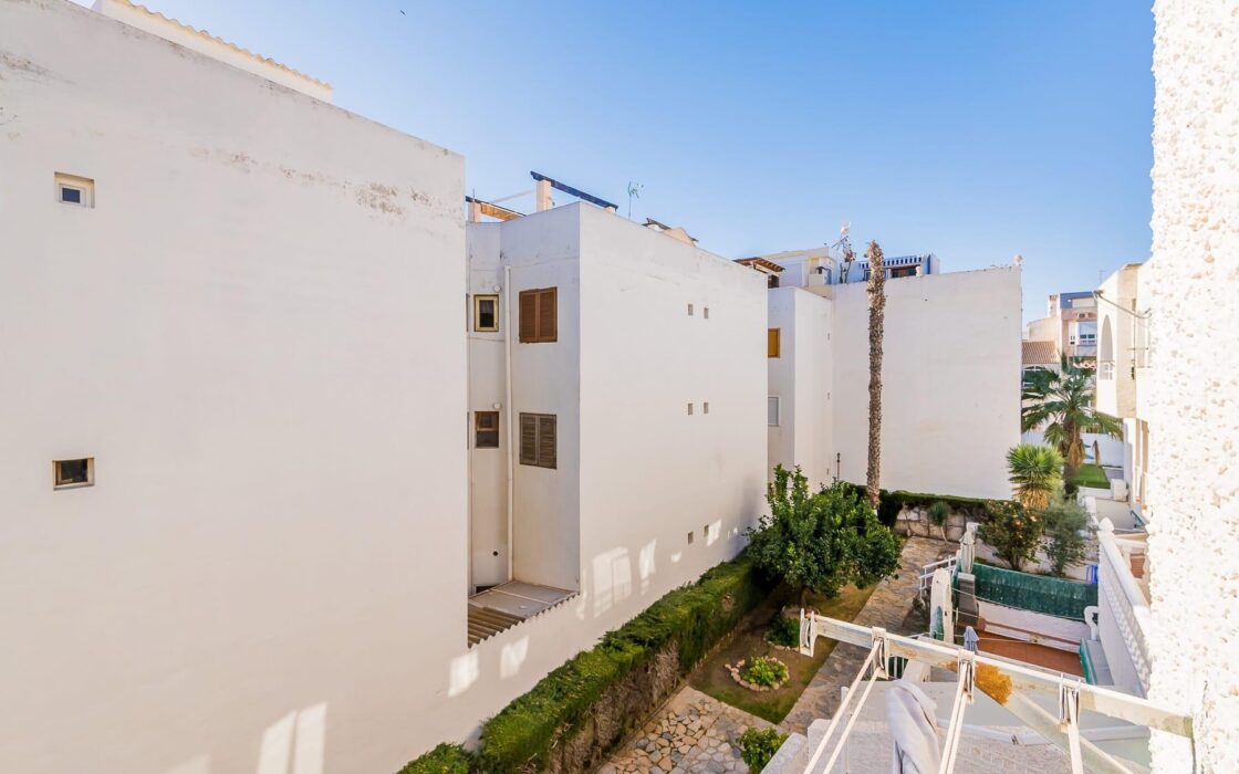 Апартаменты 51 кв.м в Торревьехе у моря с террасой