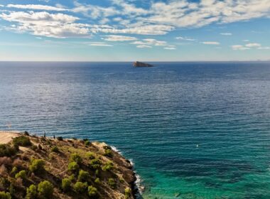 Двухэтажная квартира у моря в Бенидорме 110 кв.м с террасой