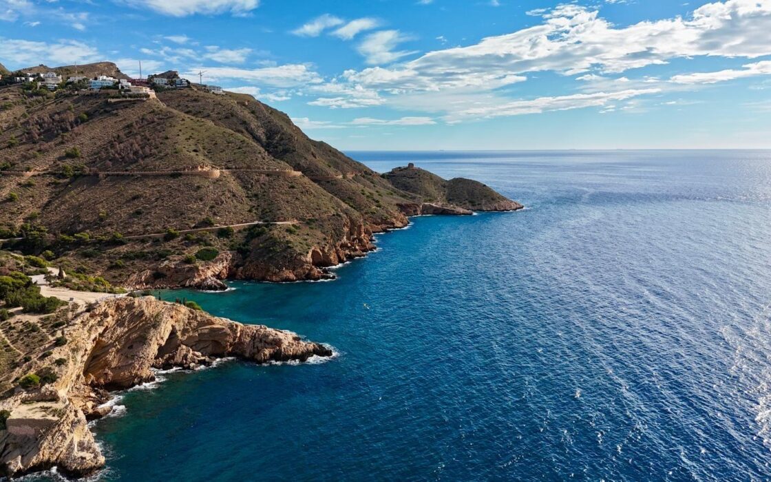 Двухэтажная квартира у моря в Бенидорме 110 кв.м с террасой