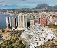 Двухэтажная квартира у моря в Бенидорме 110 кв.м с террасой