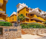 Простора квартира в Ориуэле Коста з терасами 95 кв.м