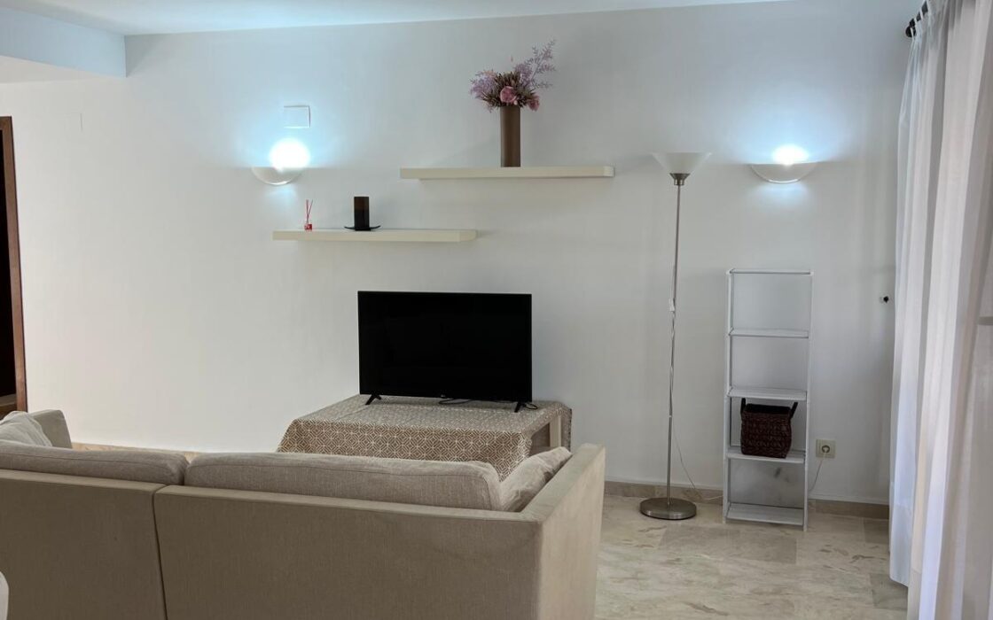 Простора квартира в Ориуэле Коста з терасами 95 кв.м