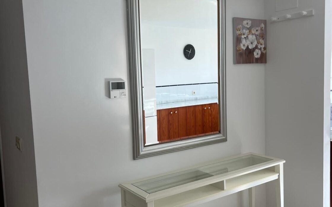 Простора квартира в Ориуэле Коста з терасами 95 кв.м