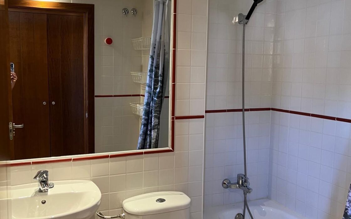 Простора квартира в Ориуэле Коста з терасами 95 кв.м