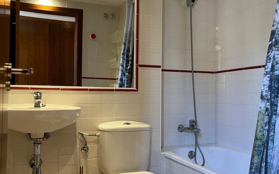 Простора квартира в Ориуэле Коста з терасами 95 кв.м