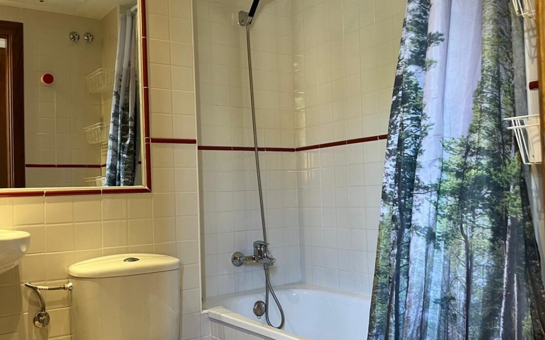 Простора квартира в Ориуэле Коста з терасами 95 кв.м