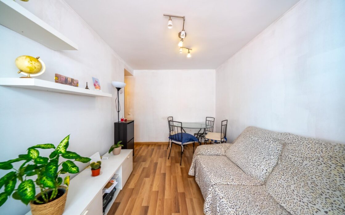 Апартаменти 55 кв.м в Мадриді з терасою та 3 кімнатами