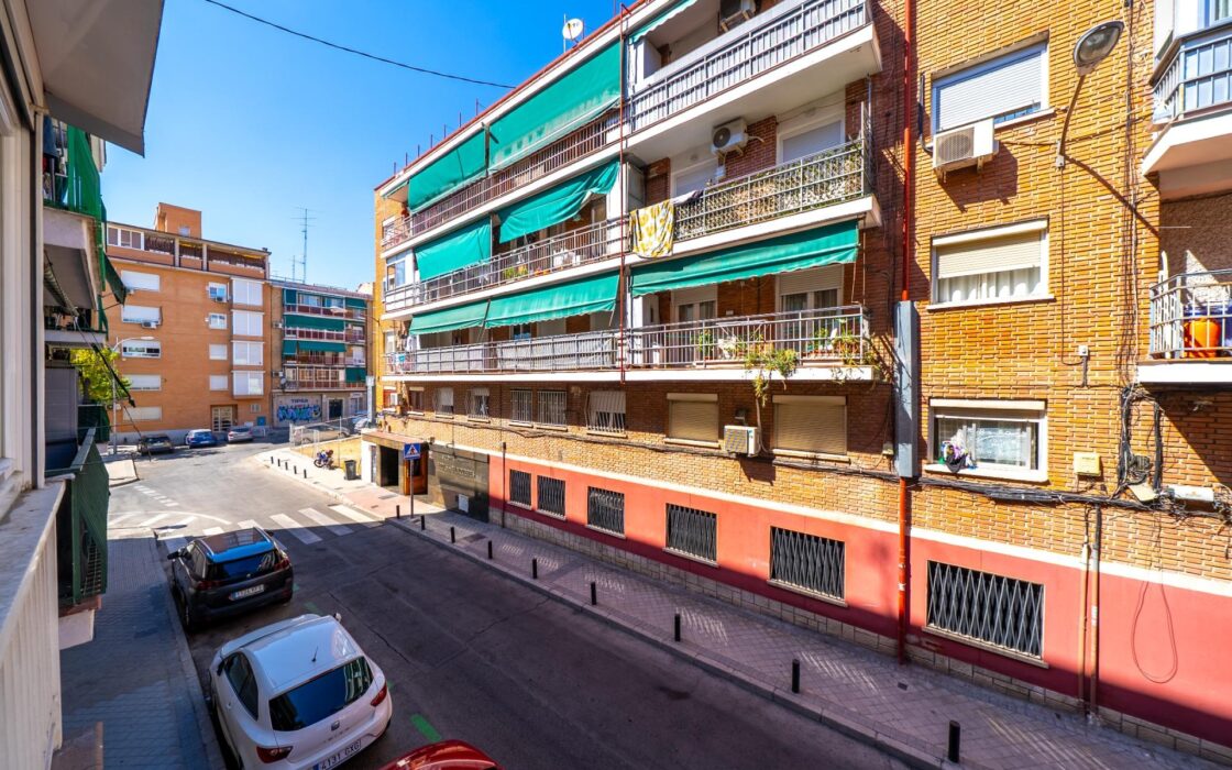 Апартаменти 55 кв.м в Мадриді з терасою та 3 кімнатами