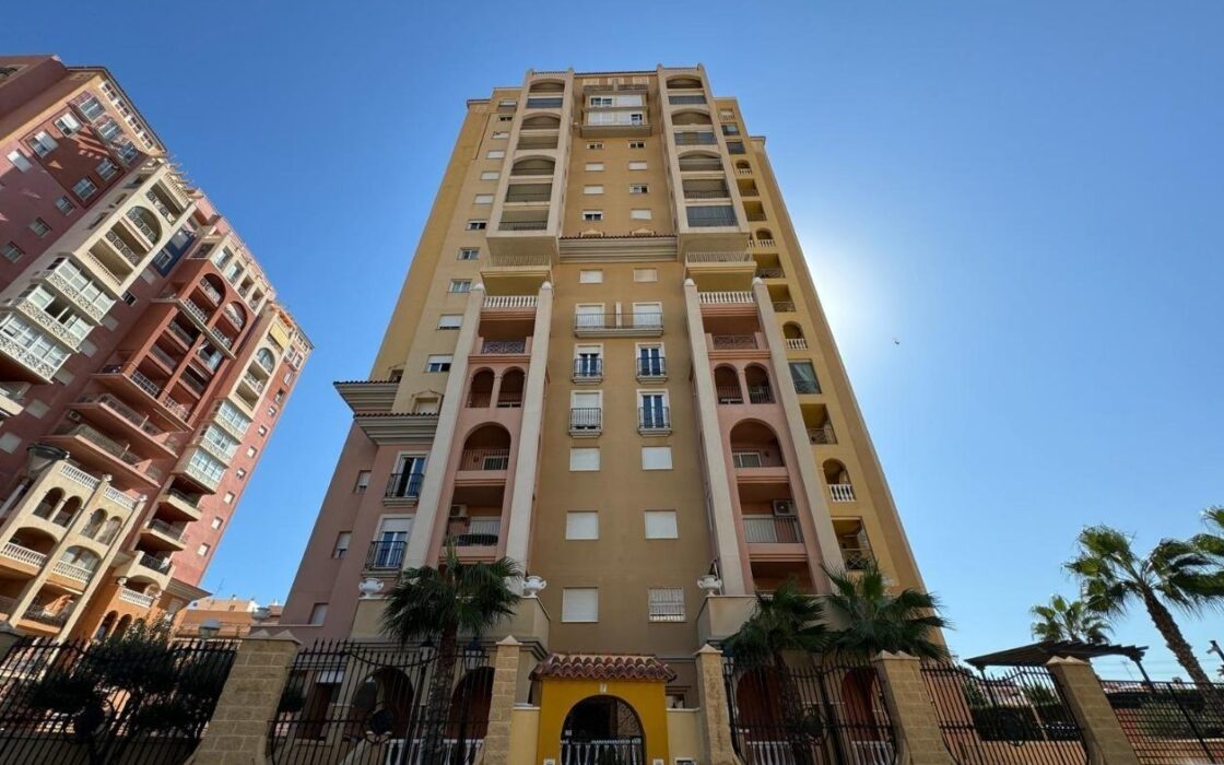 Квартира в Торревьехе 93 кв.м с видом на море и террасой