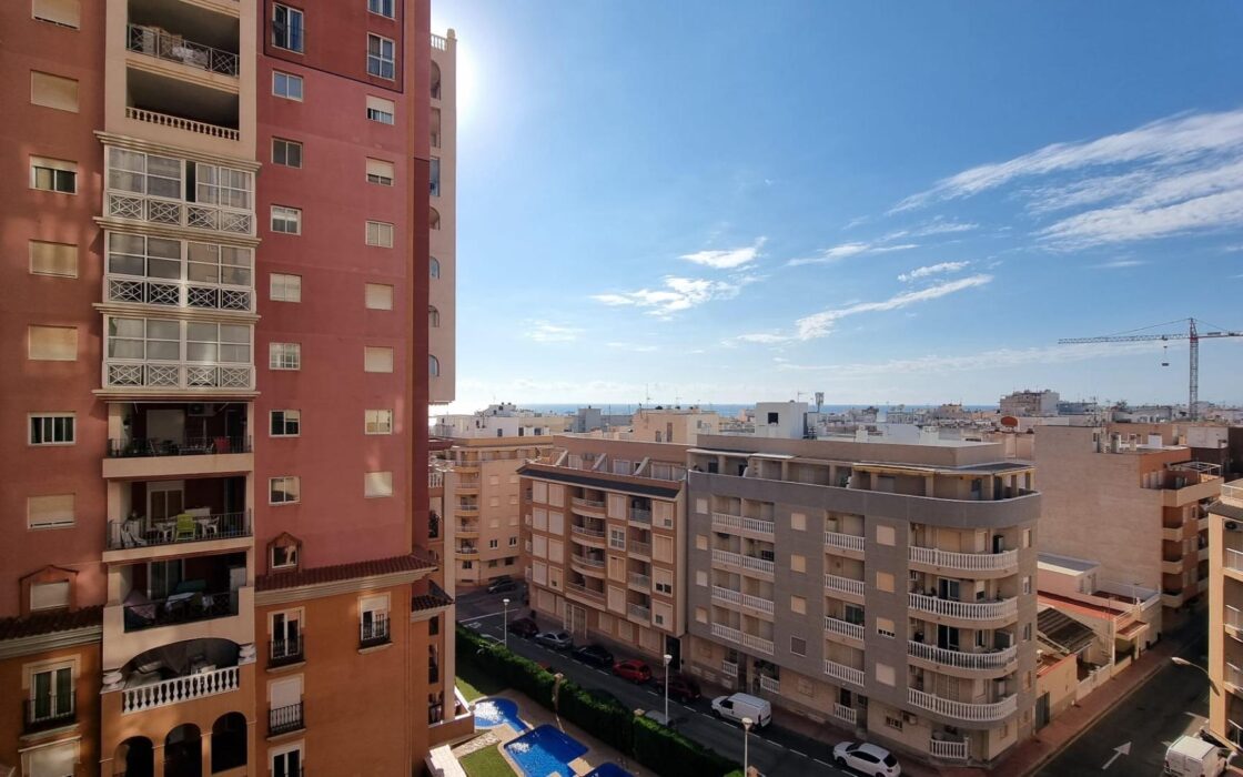 Квартира в Торревьехе 93 кв.м с видом на море и террасой