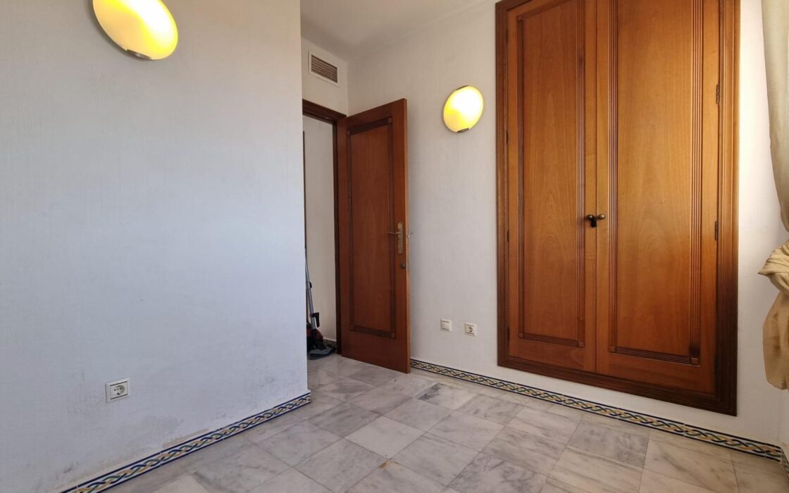 Квартира в Торревьехе 93 кв.м с видом на море и террасой