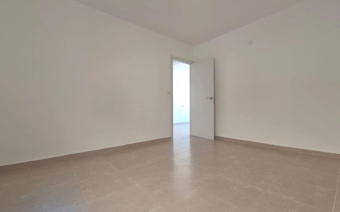 Апартаменты 64 кв.м с балконом в Аликанте, Altozano