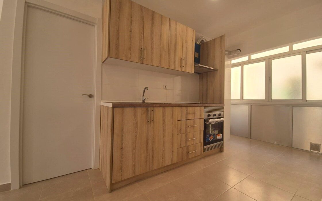 Апартаменты 64 кв.м с балконом в Аликанте, Altozano