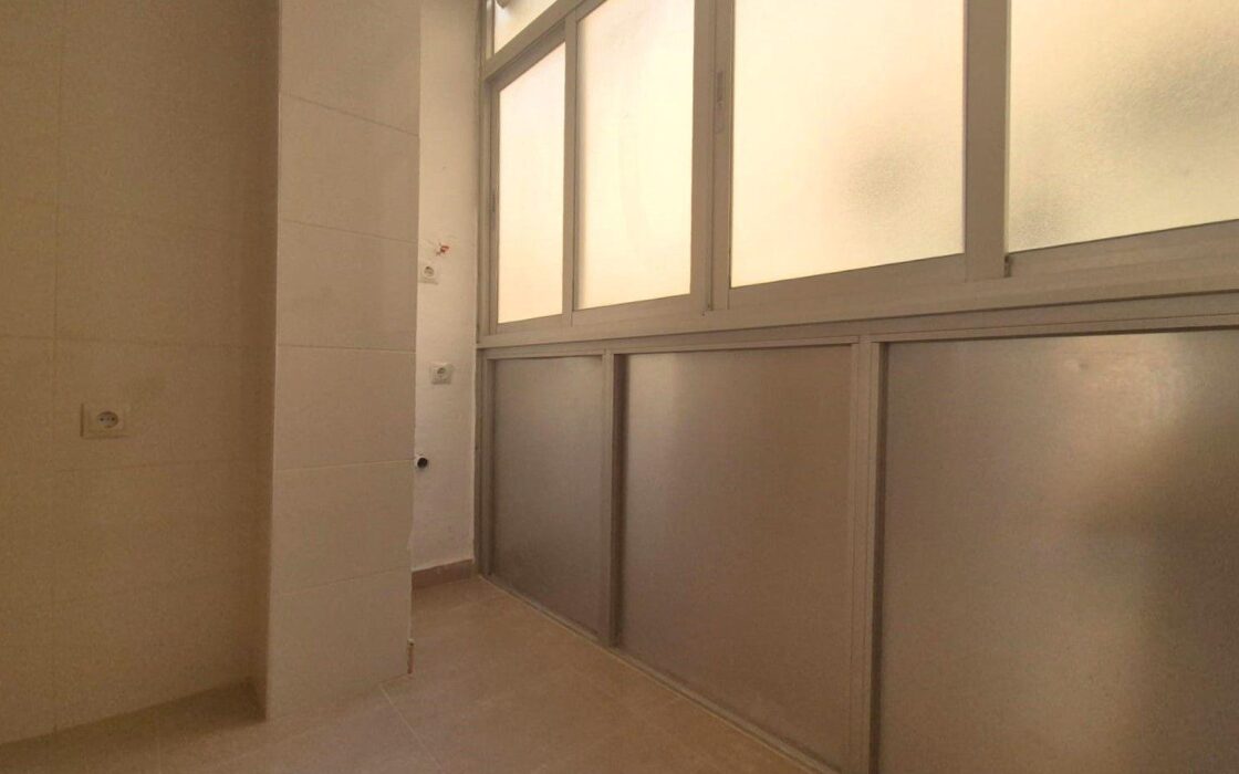 Апартаменты 64 кв.м с балконом в Аликанте, Altozano