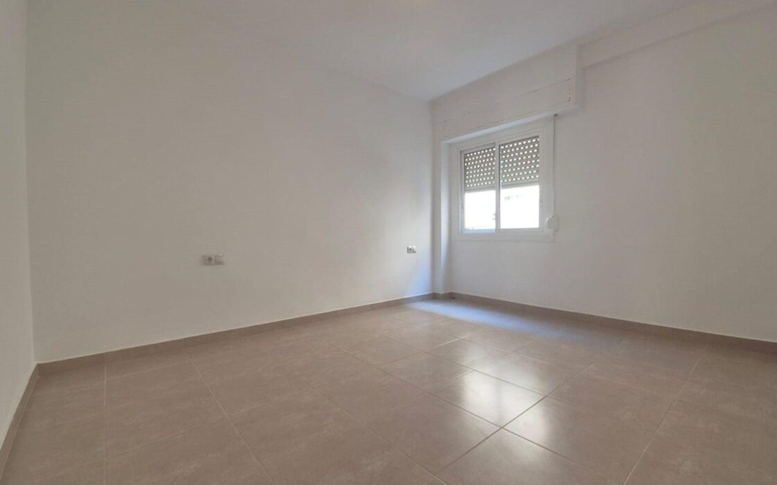 Апартаменты 64 кв.м с балконом в Аликанте, Altozano