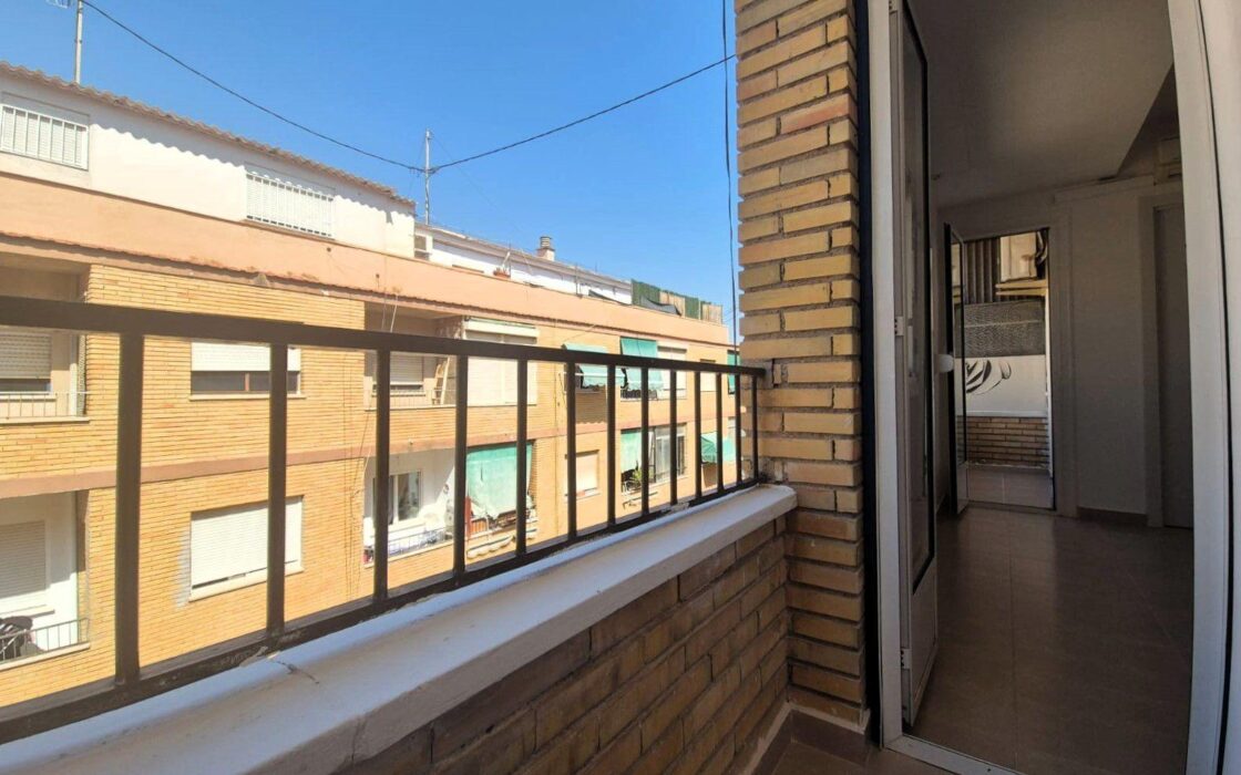 Апартаменты 64 кв.м с балконом в Аликанте, Altozano