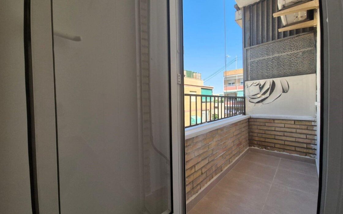 Апартаменты 64 кв.м с балконом в Аликанте, Altozano