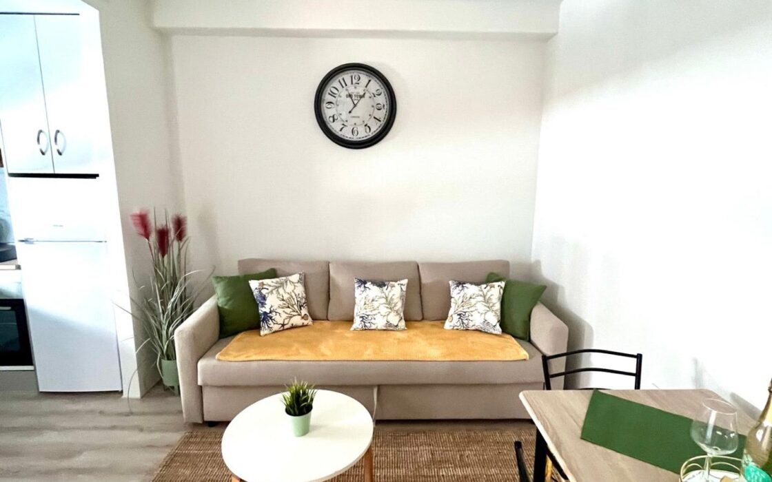 Отремонтированная квартира у моря в Торревьехе 45 кв.м