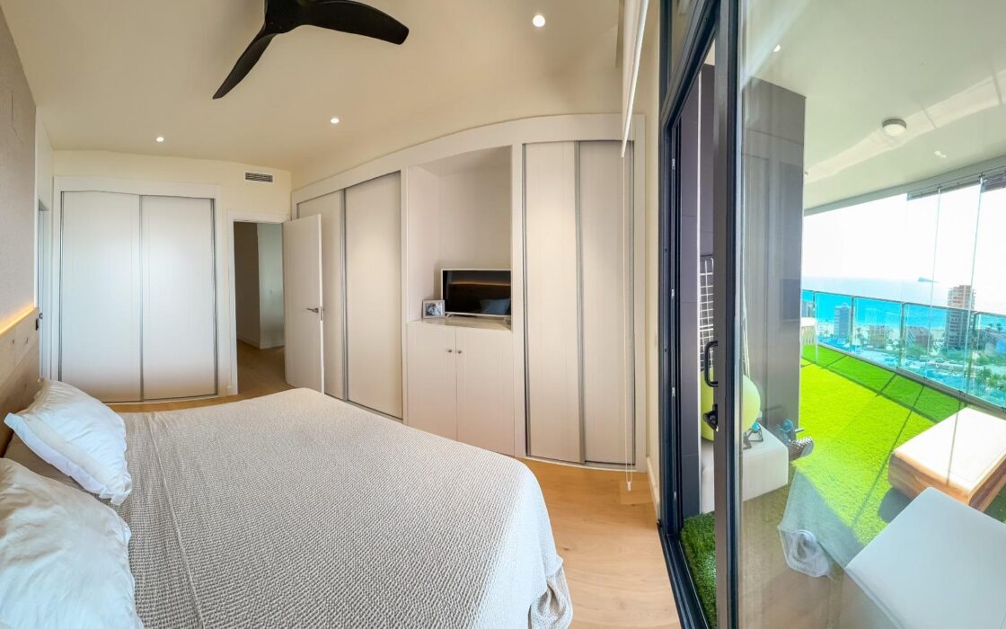 Апартаменты в Бенидорме 154 кв.м с видом на море и террасой