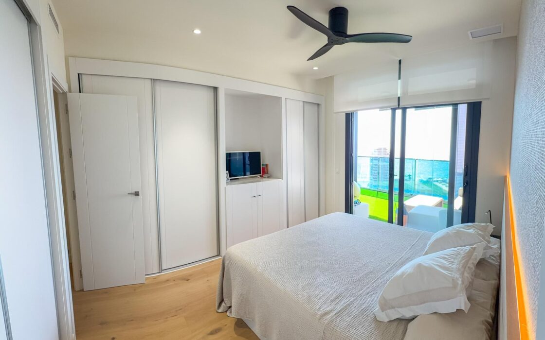 Апартаменты в Бенидорме 154 кв.м с видом на море и террасой