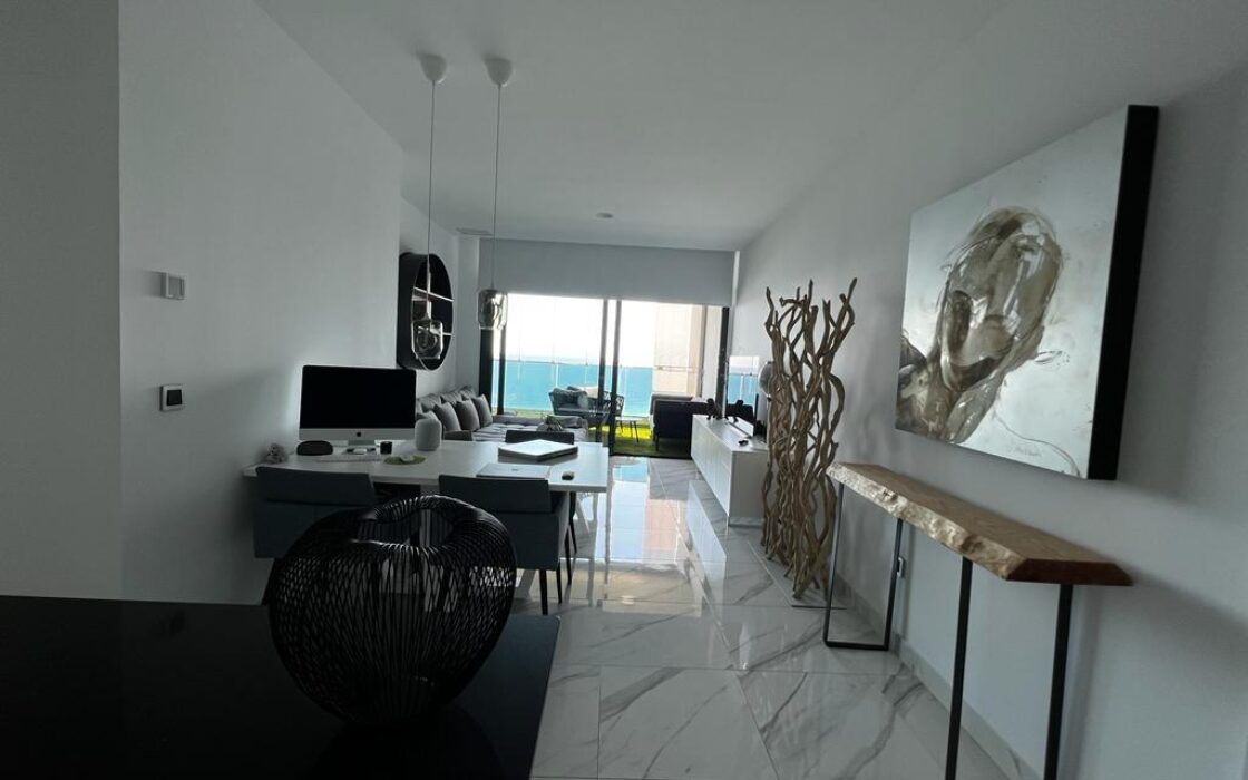 Апартаменты с видом на море в Бенидорме 112 кв.м 3 комнаты