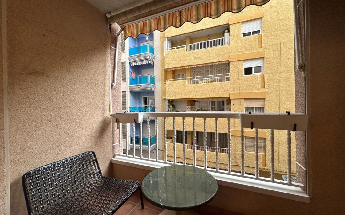 Апартаменты в Торревьехе 60 кв.м, 150 м до моря