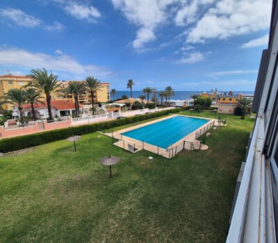 Апартаменти 89 кв.м в Торрев’єсі біля моря з басейном