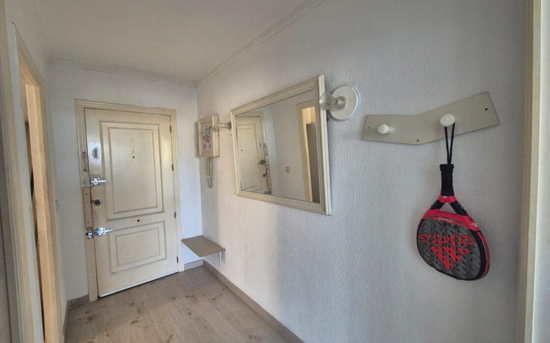 Апартаменты 89 кв.м в Торревьехе у моря с бассейном