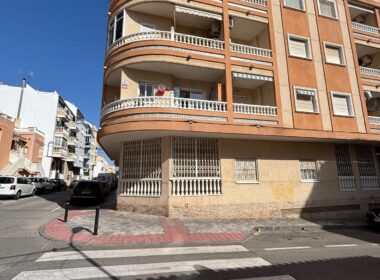 Апартамент в Торревьехе 73 кв.м у пляжа Кура с террасой