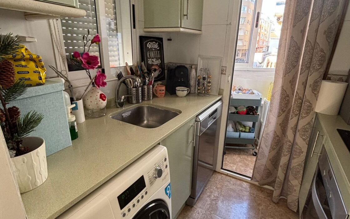 Апартамент в Торревьехе 73 кв.м у пляжа Кура с террасой