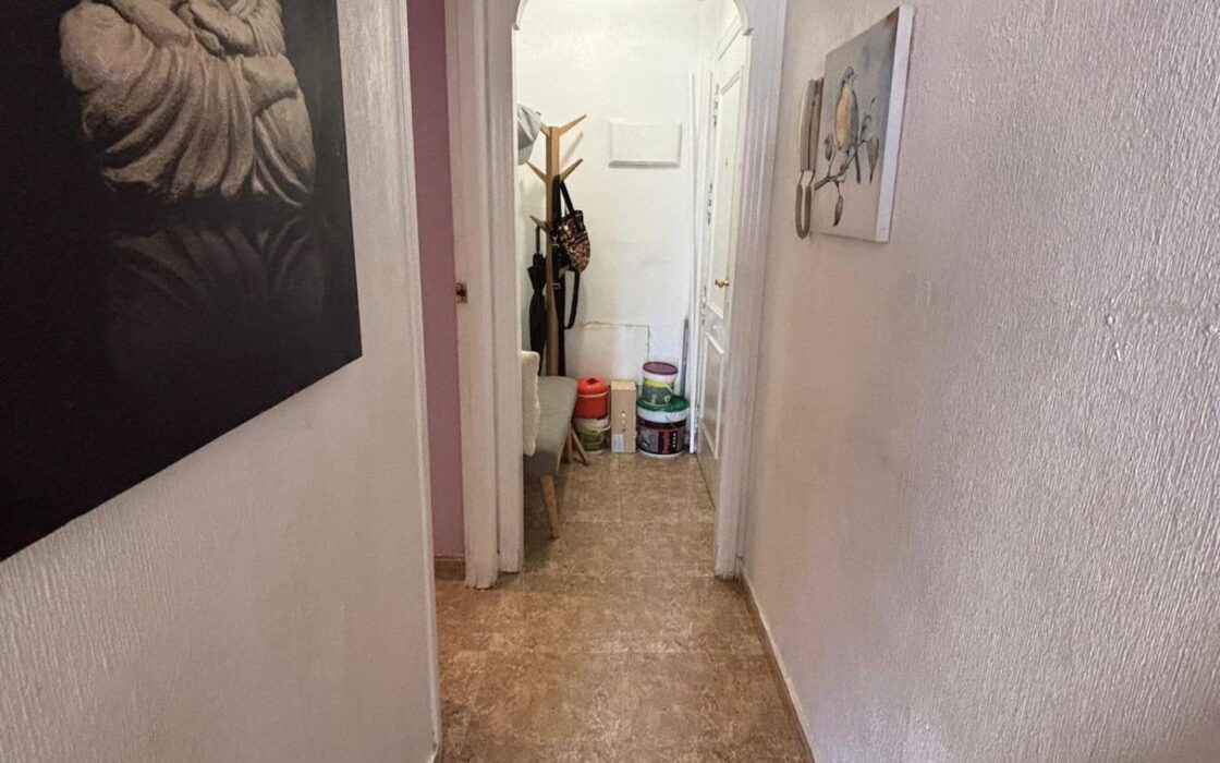 Апартамент в Торревьехе 73 кв.м у пляжа Кура с террасой