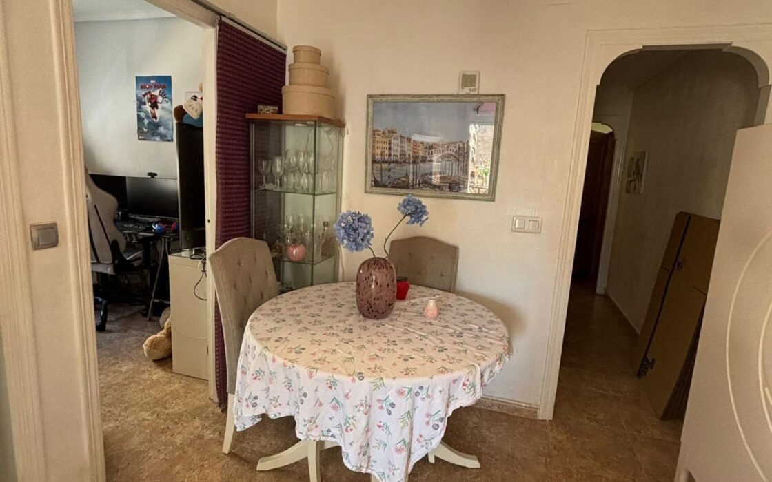 Апартамент в Торревьехе 73 кв.м у пляжа Кура с террасой