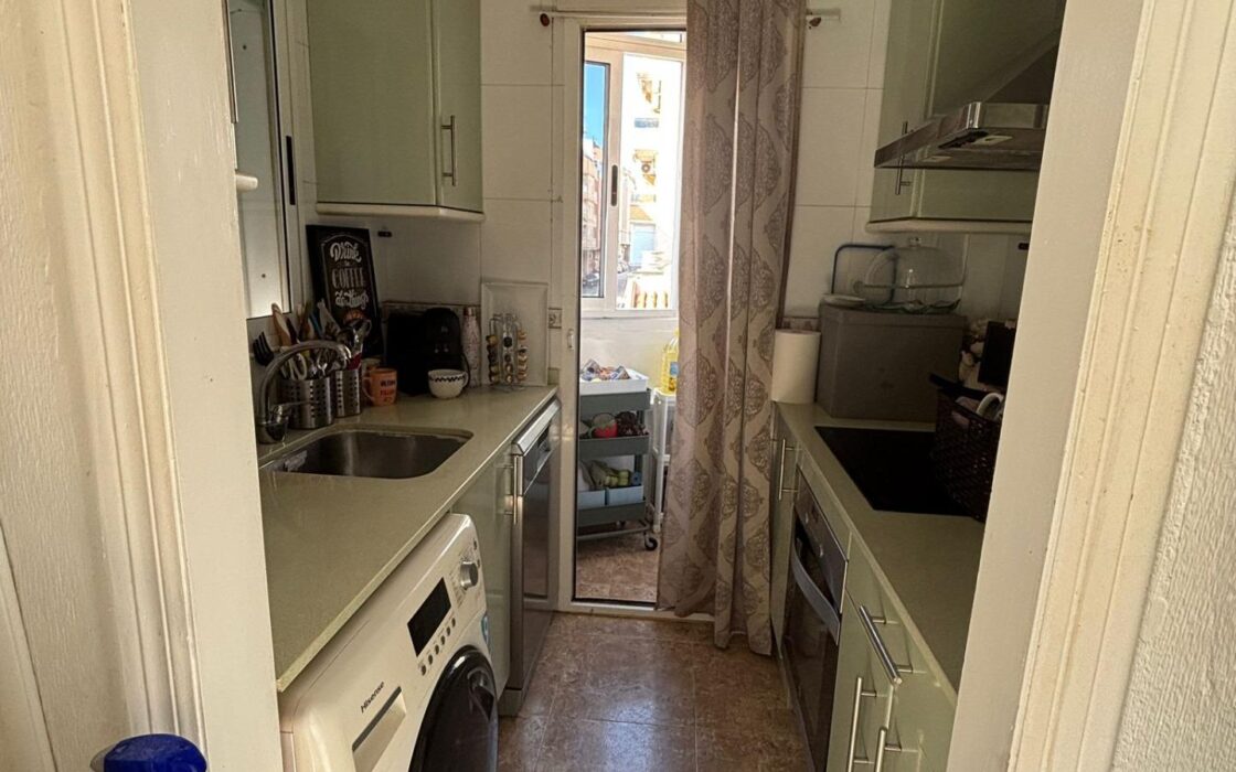 Апартамент в Торревьехе 73 кв.м у пляжа Кура с террасой