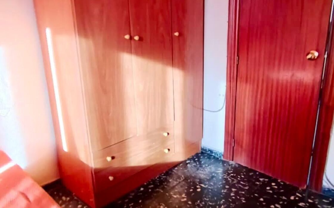 Дуплекс в Аликанте, 3 спальни, рядом с парком и пляжем