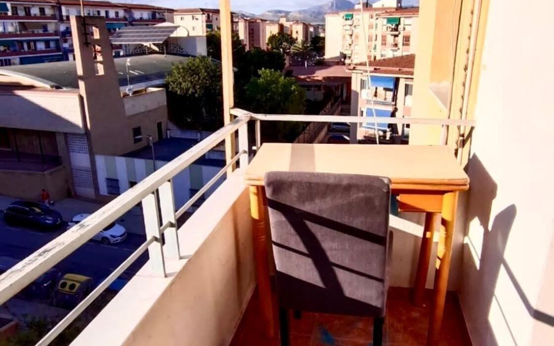 Дуплекс в Аликанте, 3 спальни, рядом с парком и пляжем