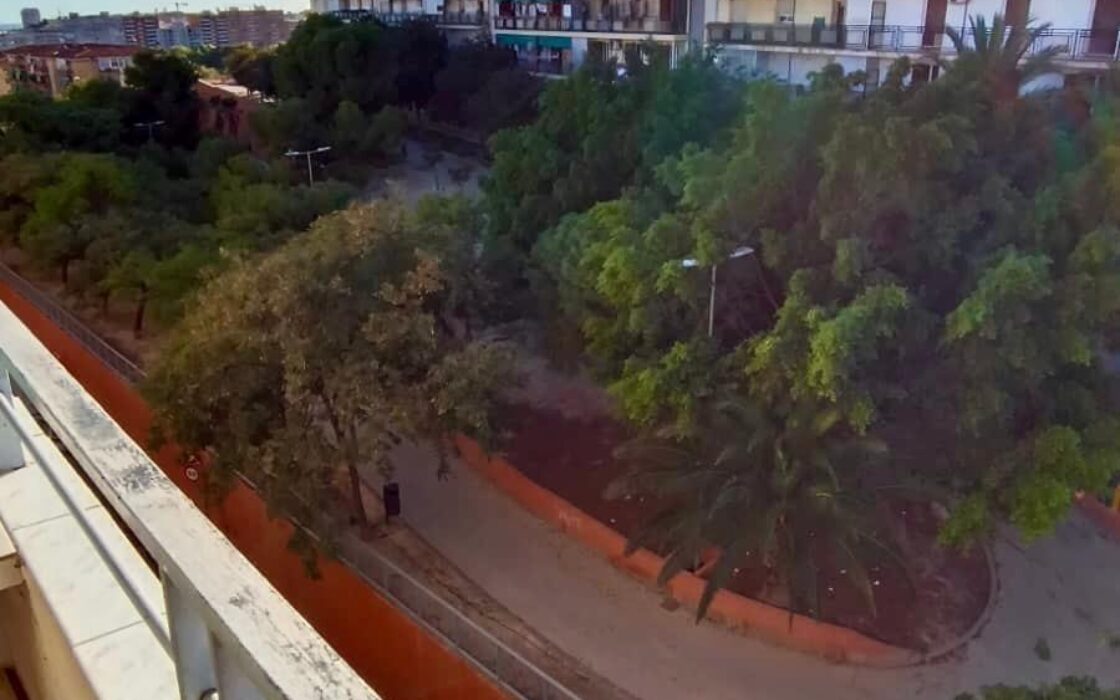 Дуплекс в Аликанте, 3 спальни, рядом с парком и пляжем