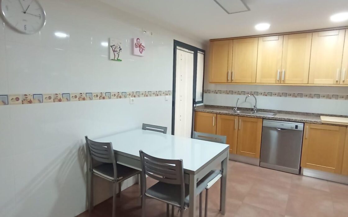 Апартамент в San Vicente del Raspeig 118 кв.м с балконом