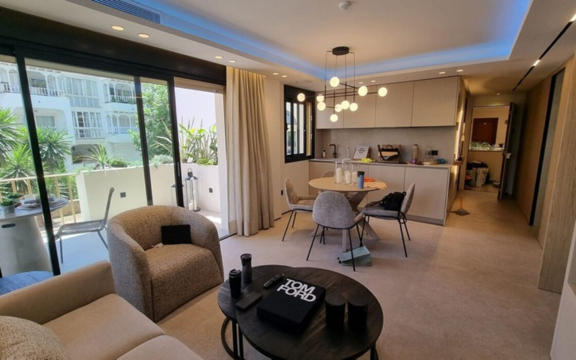 Апартаменти в Нуэва Андалусія з терасою 80 кв.м