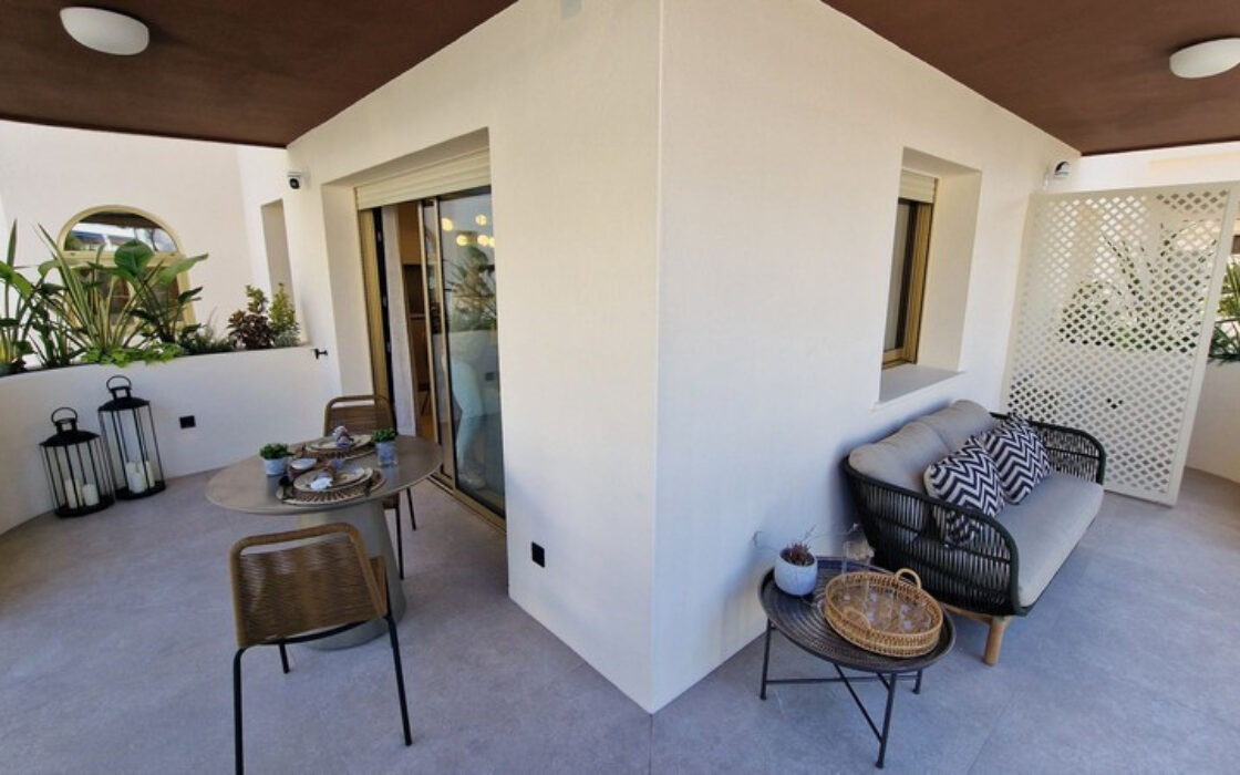 Апартаменти в Нуэва Андалусія з терасою 80 кв.м