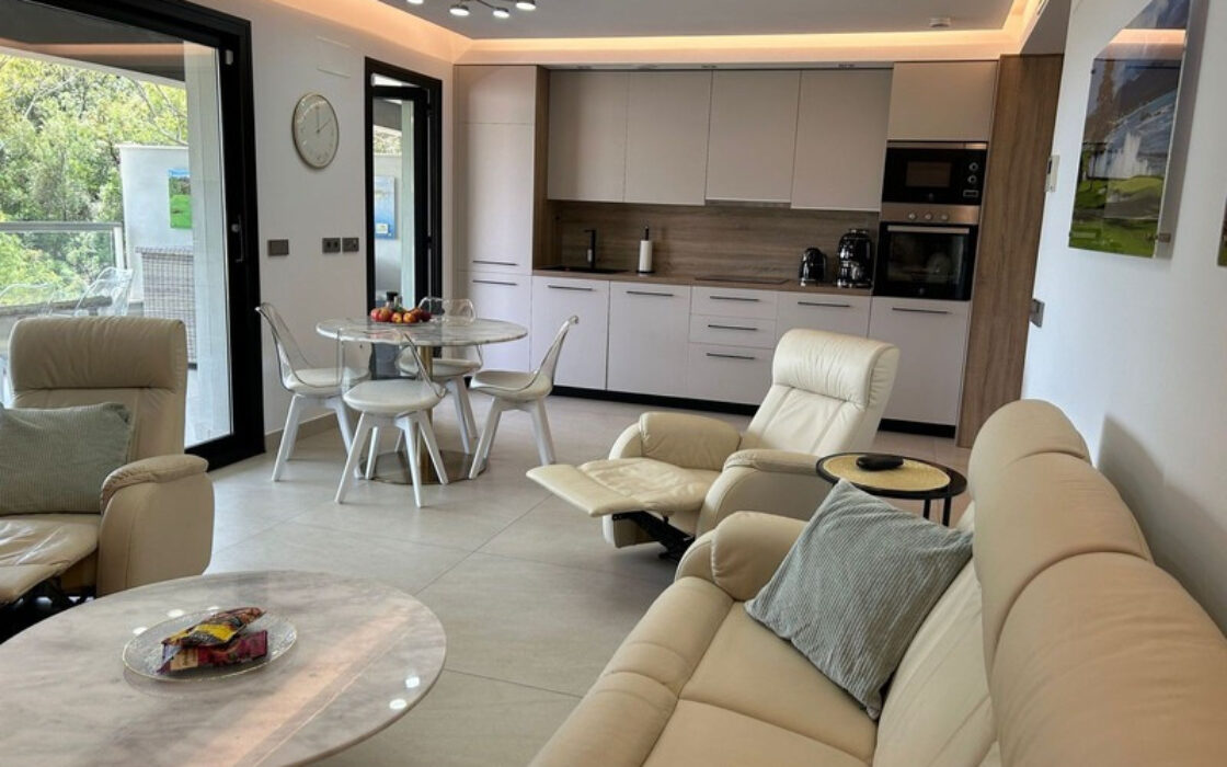 Апартаменты с террасой в Ла Куинта 175 кв.м 4 комнаты